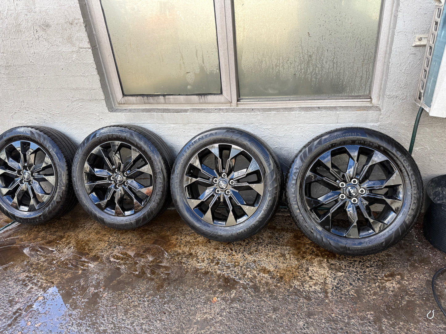 Kia Carnival 19” Alloy Wheels with Excellent Tyres