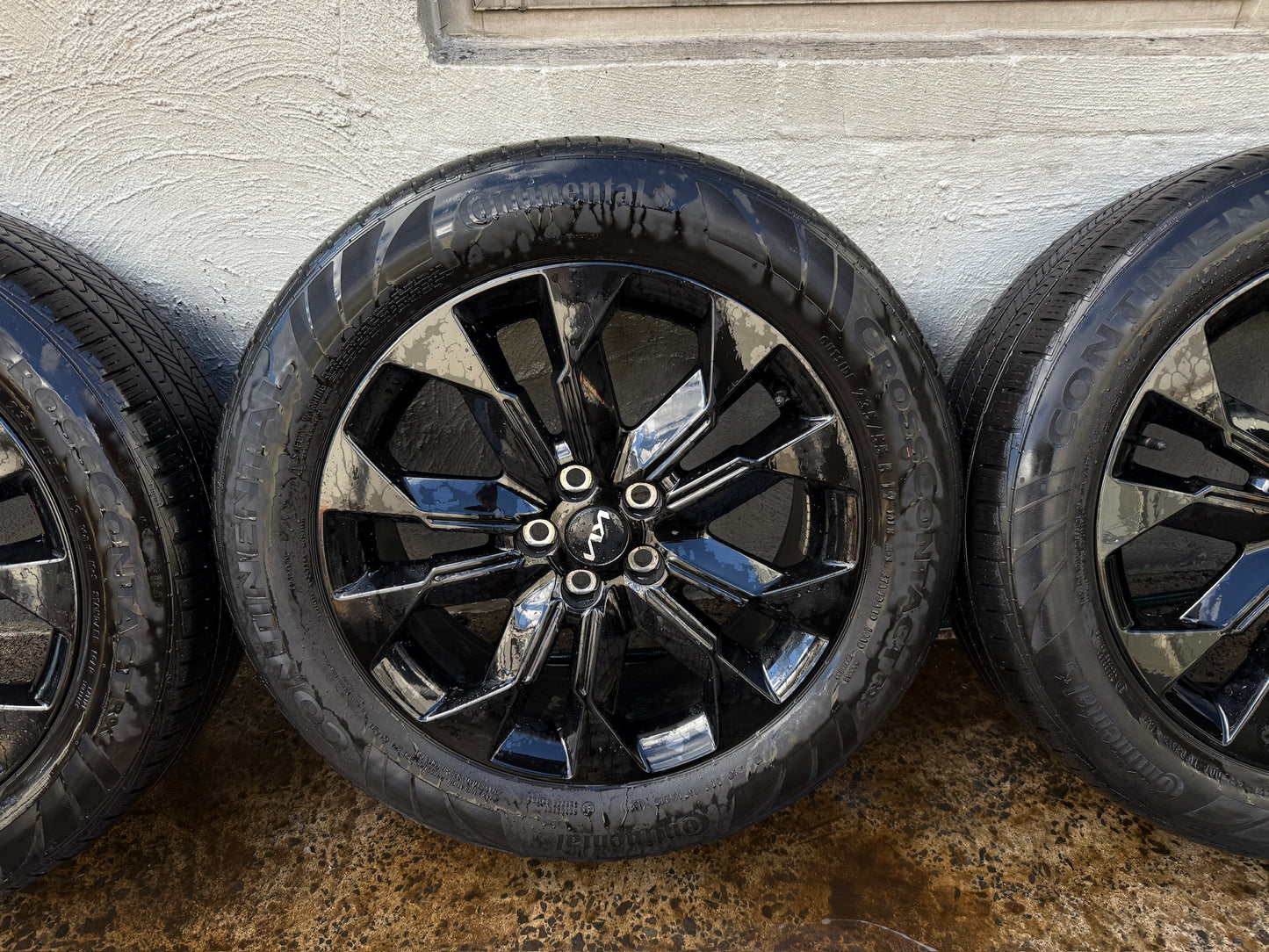 Kia Carnival 19” Alloy Wheels with Excellent Tyres