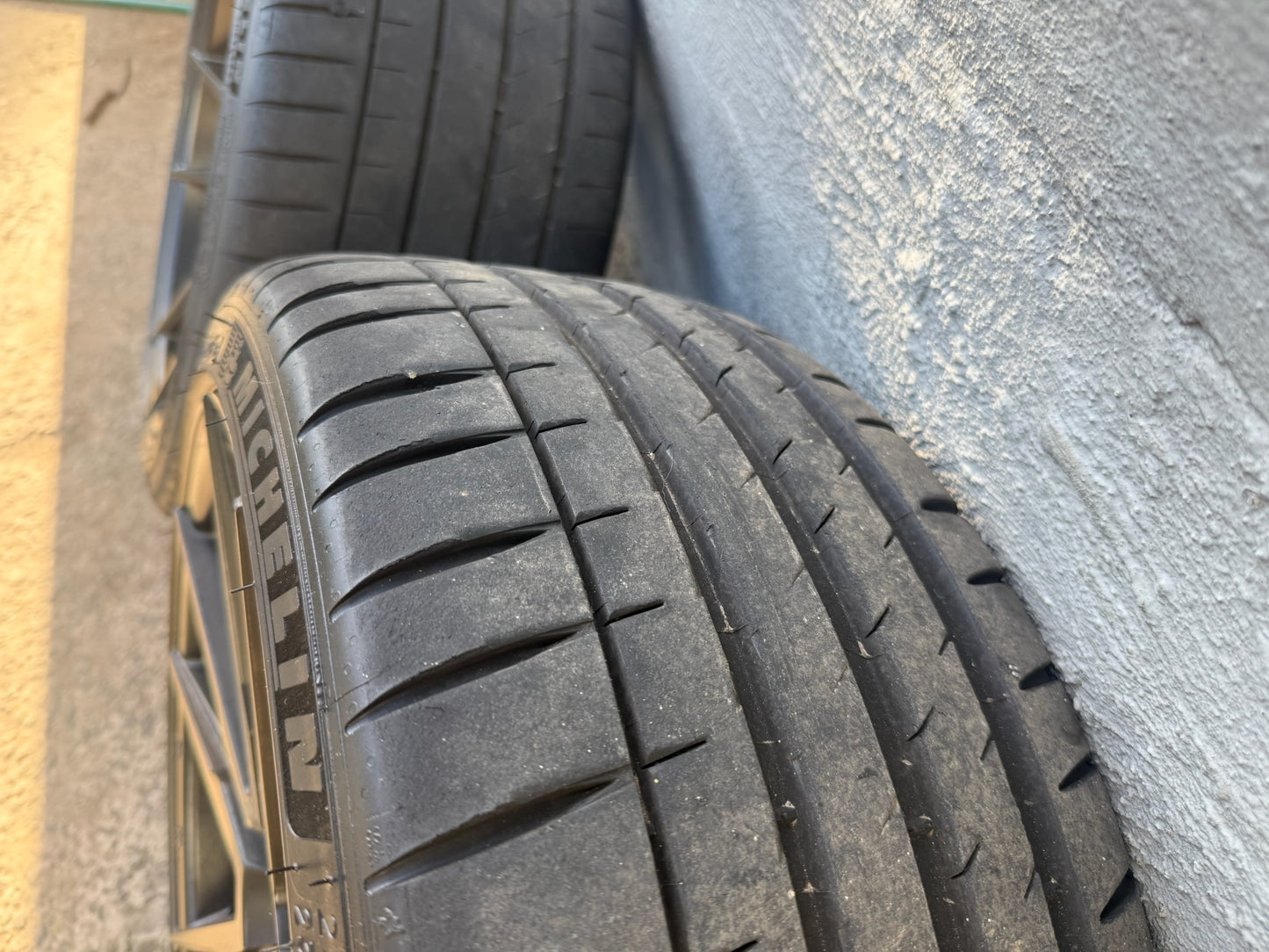Mars Performance Staggered 19” Alloy Wheels with Michelin PS4 Tyres