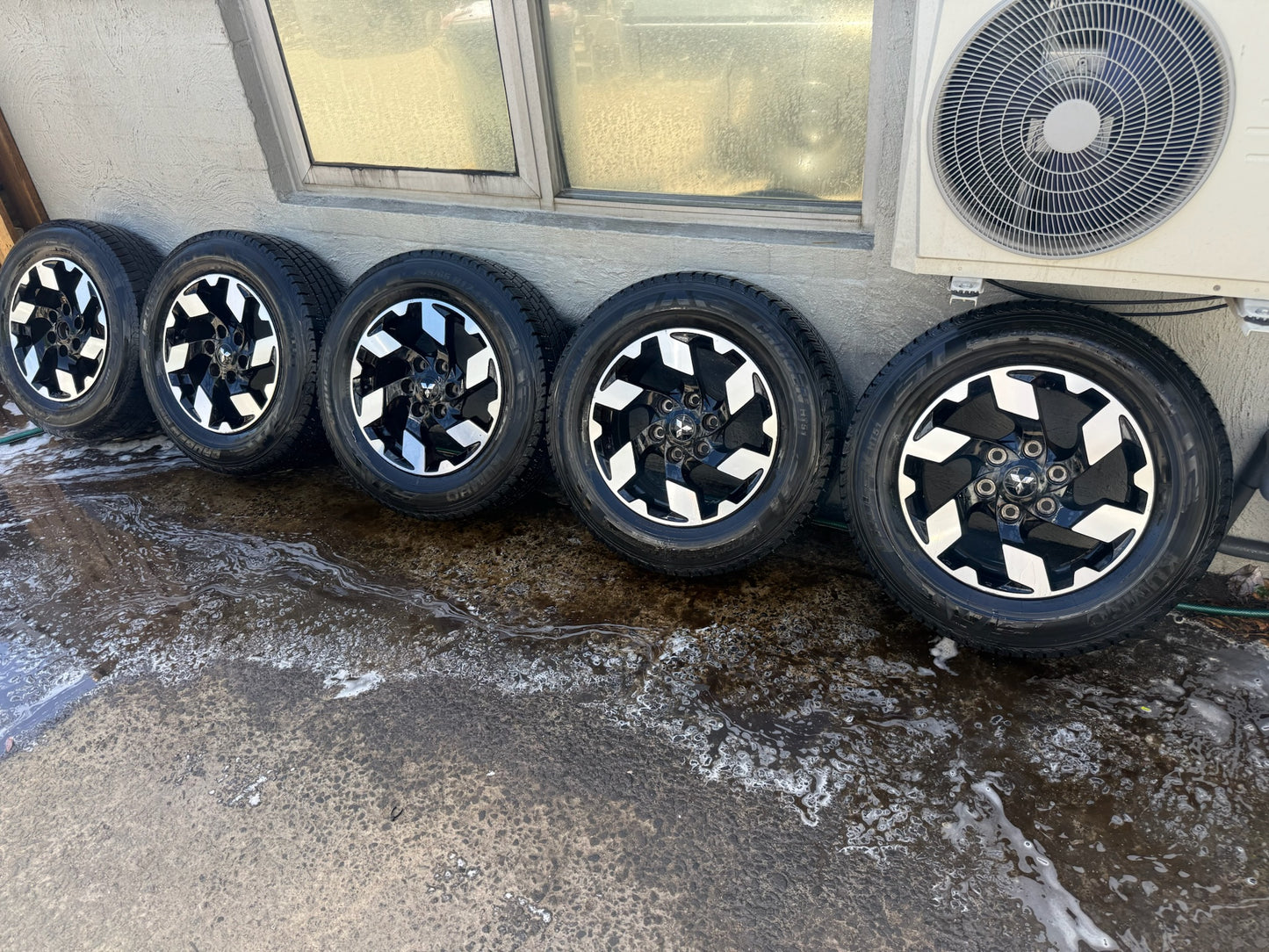 Mitsubishi Triton/Pajero 17” Alloy Wheels with Excellent Tyres