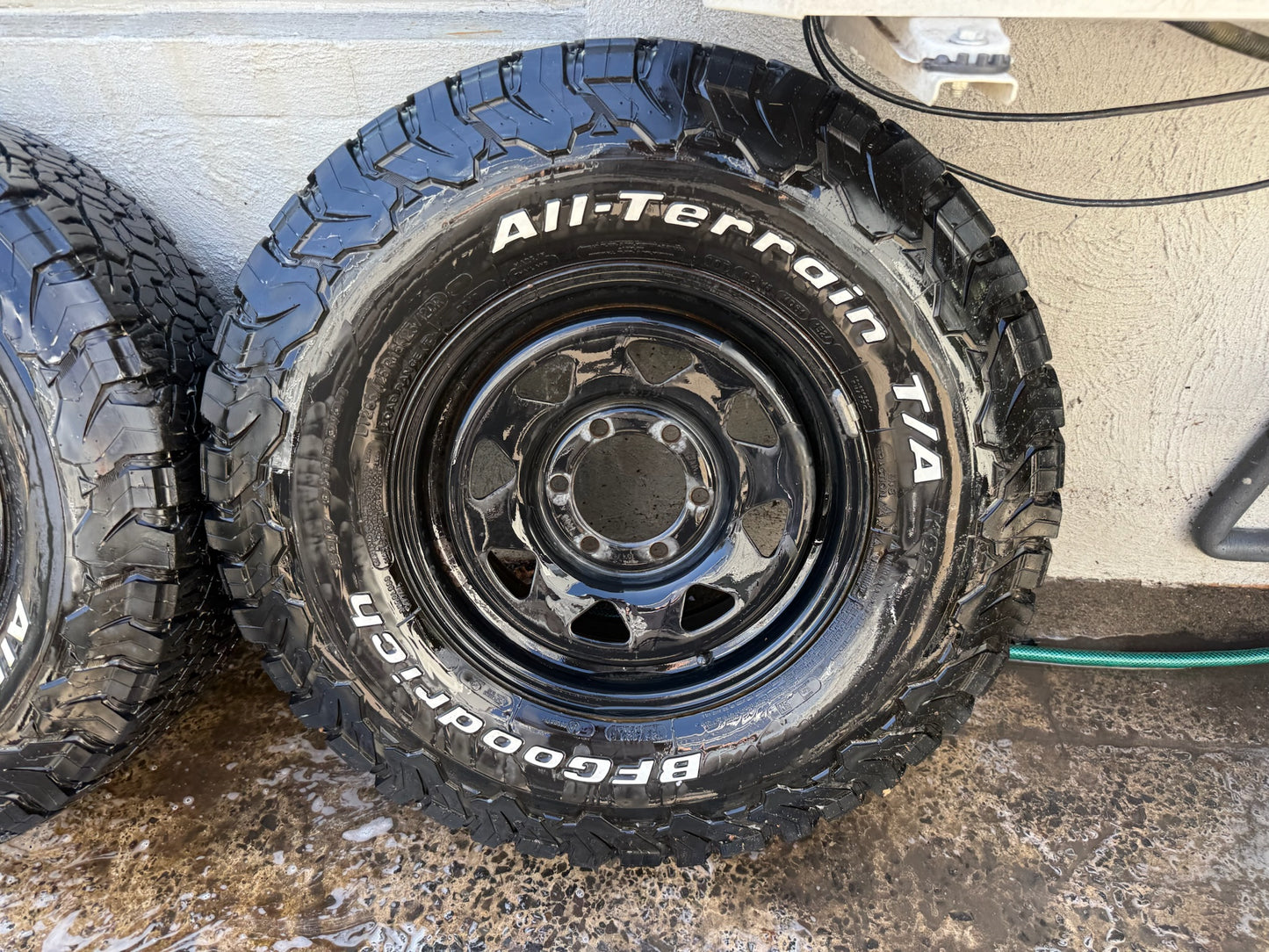 BF Goodrich 32” KO2 A/T Tyres On 6 Stud Steel Rims
