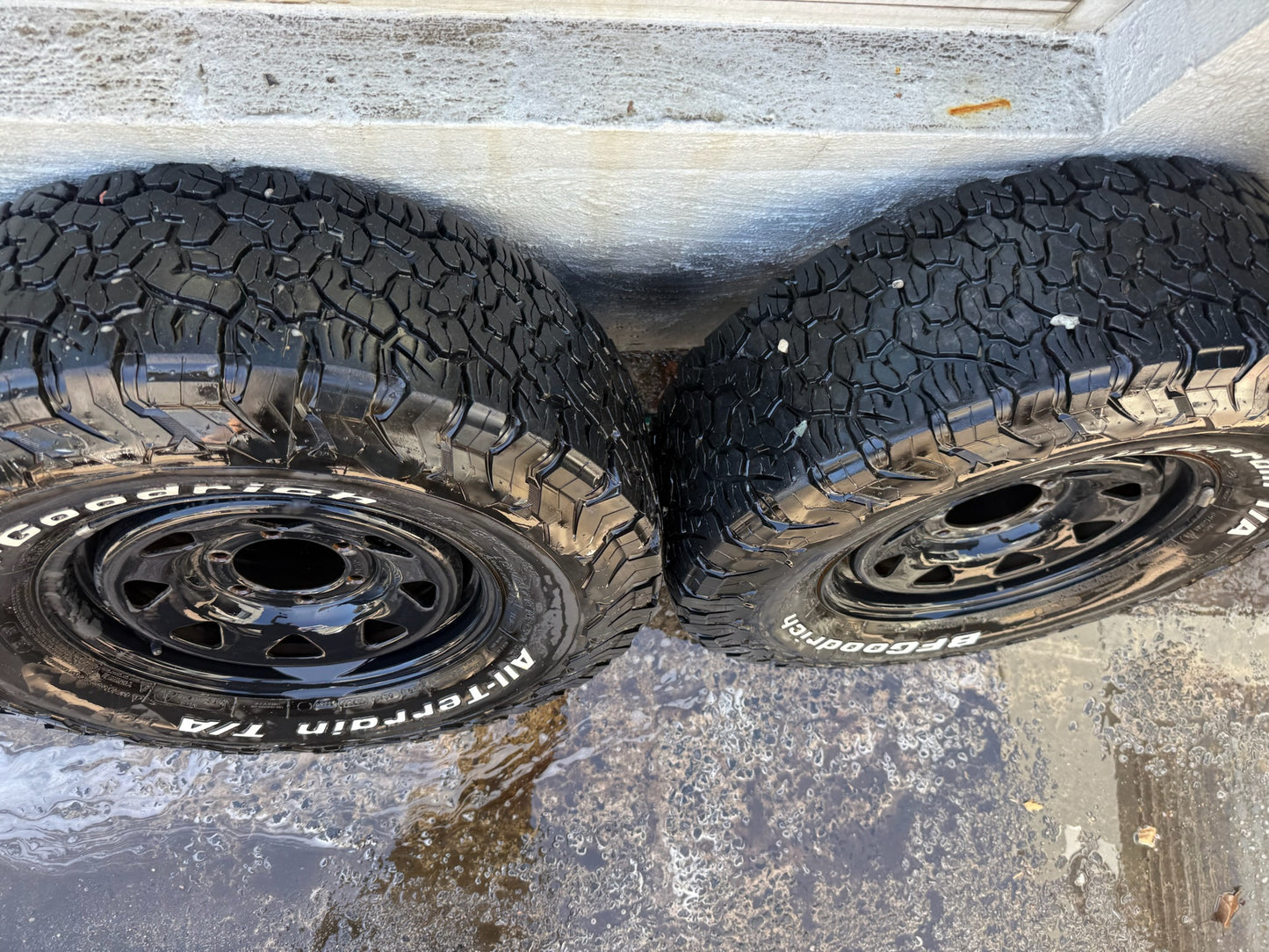 BF Goodrich 32” KO2 A/T Tyres On 6 Stud Steel Rims