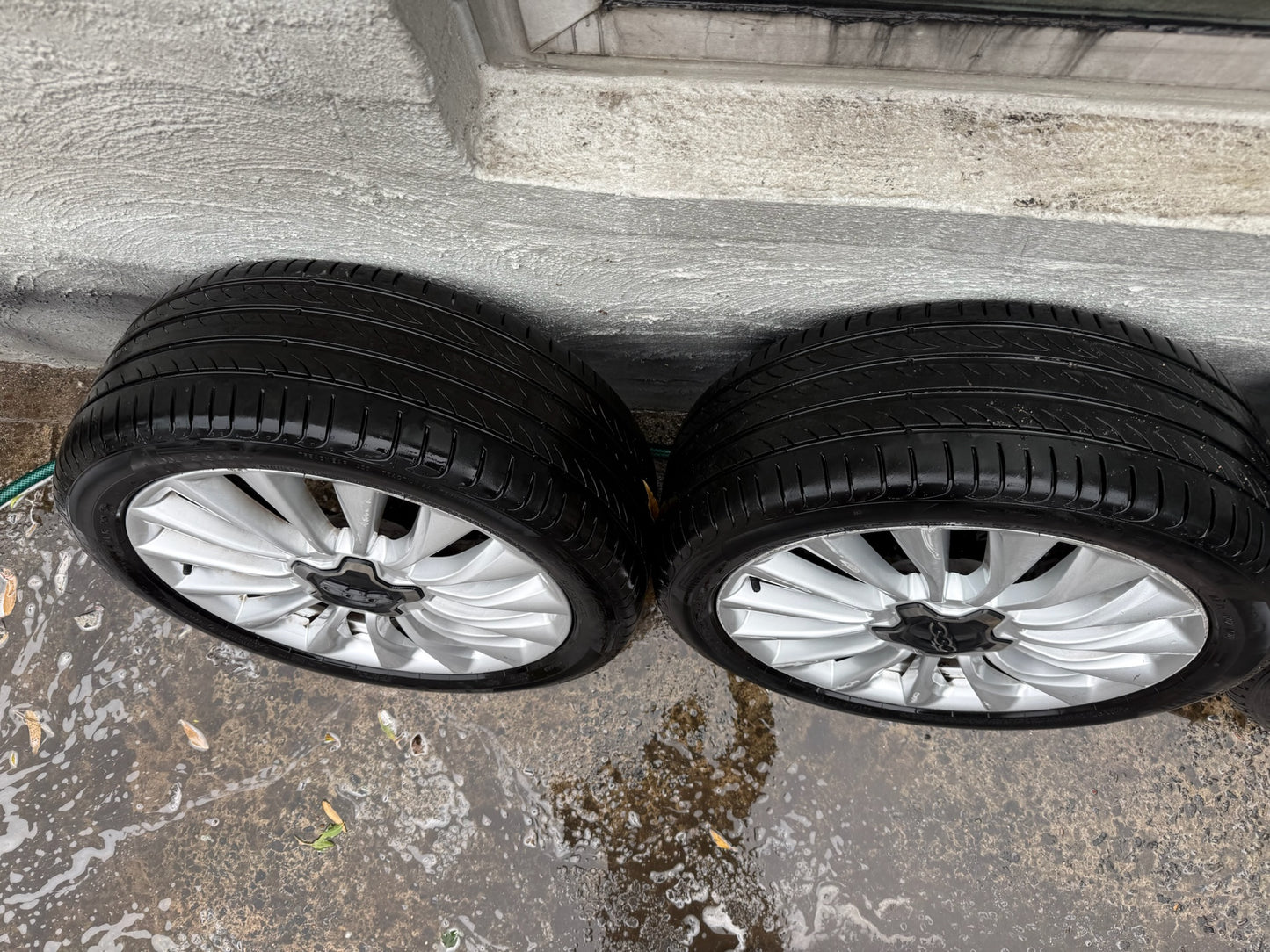 Fiat 500X 18” Alloy Wheels with Very Good Tyres