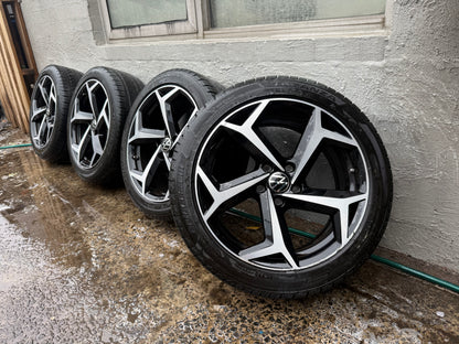 Volkswagen Passat 18” Alloy Wheels with Tyres