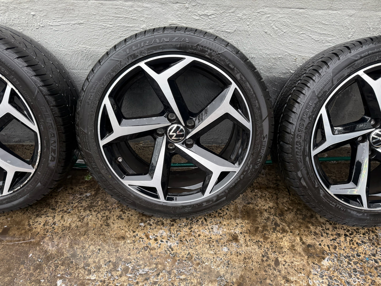 Volkswagen Passat 18” Alloy Wheels with Tyres