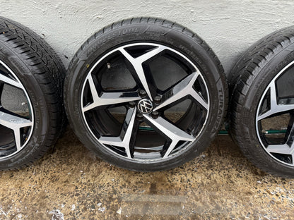 Volkswagen Passat 18” Alloy Wheels with Tyres