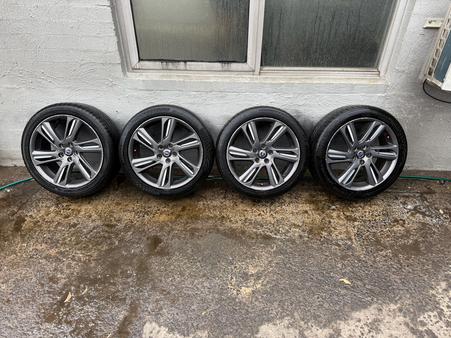 Volvo V40 S40 V60 S60 18” Alloy Wheels with Very Good Tyres