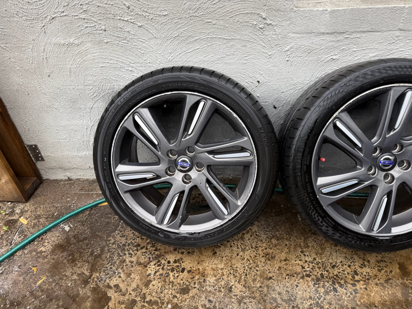 Volvo V40 S40 V60 S60 18” Alloy Wheels with Very Good Tyres