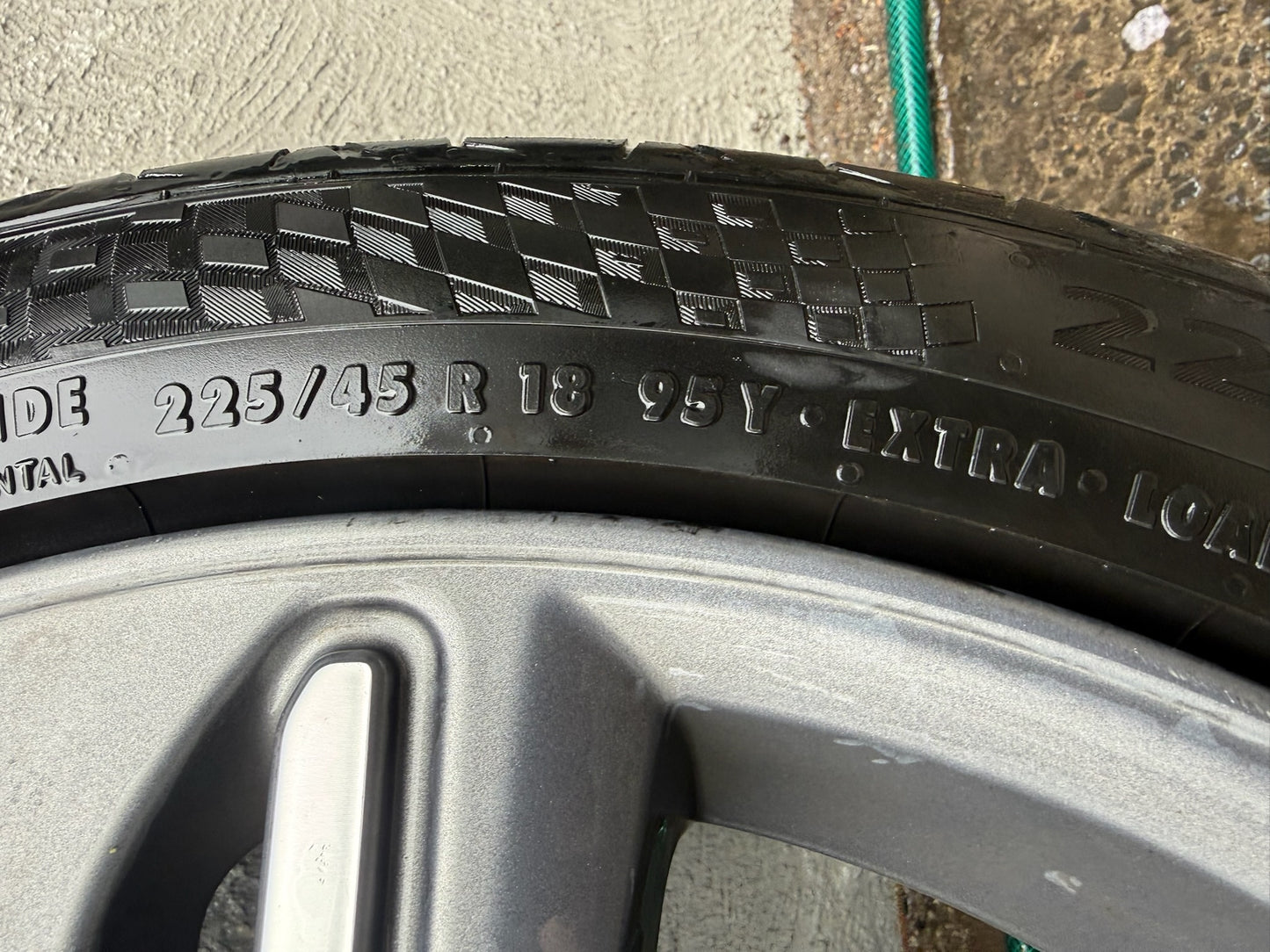 Volvo V40 S40 V60 S60 18” Alloy Wheels with Very Good Tyres