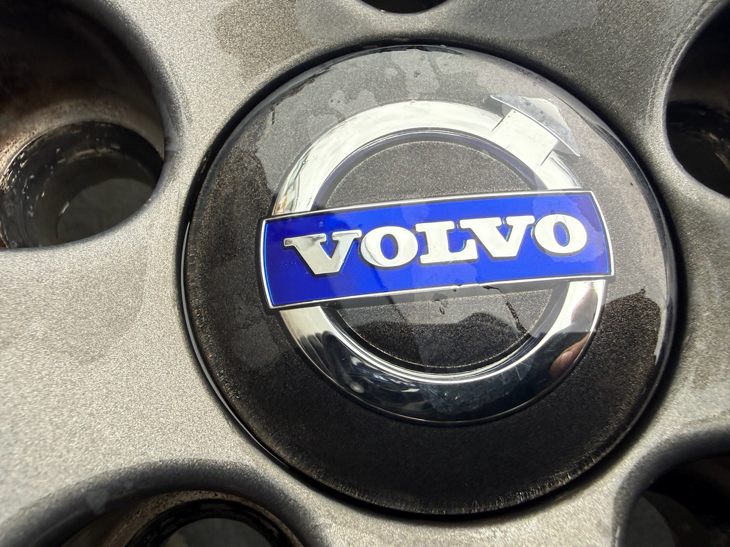 Volvo V40 S40 V60 S60 18” Alloy Wheels with Very Good Tyres