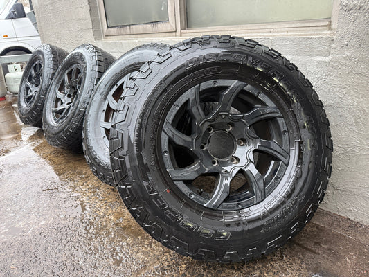 6 Stud Alloy Wheels with Cooper Discoverer AT3 Tyres