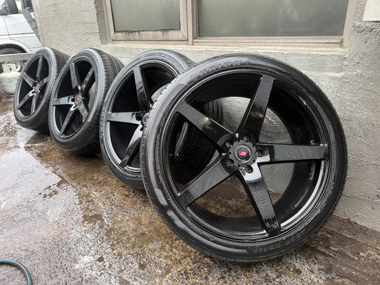Inforged Black 5 Spoke 22” Alloy Wheels with Tyres