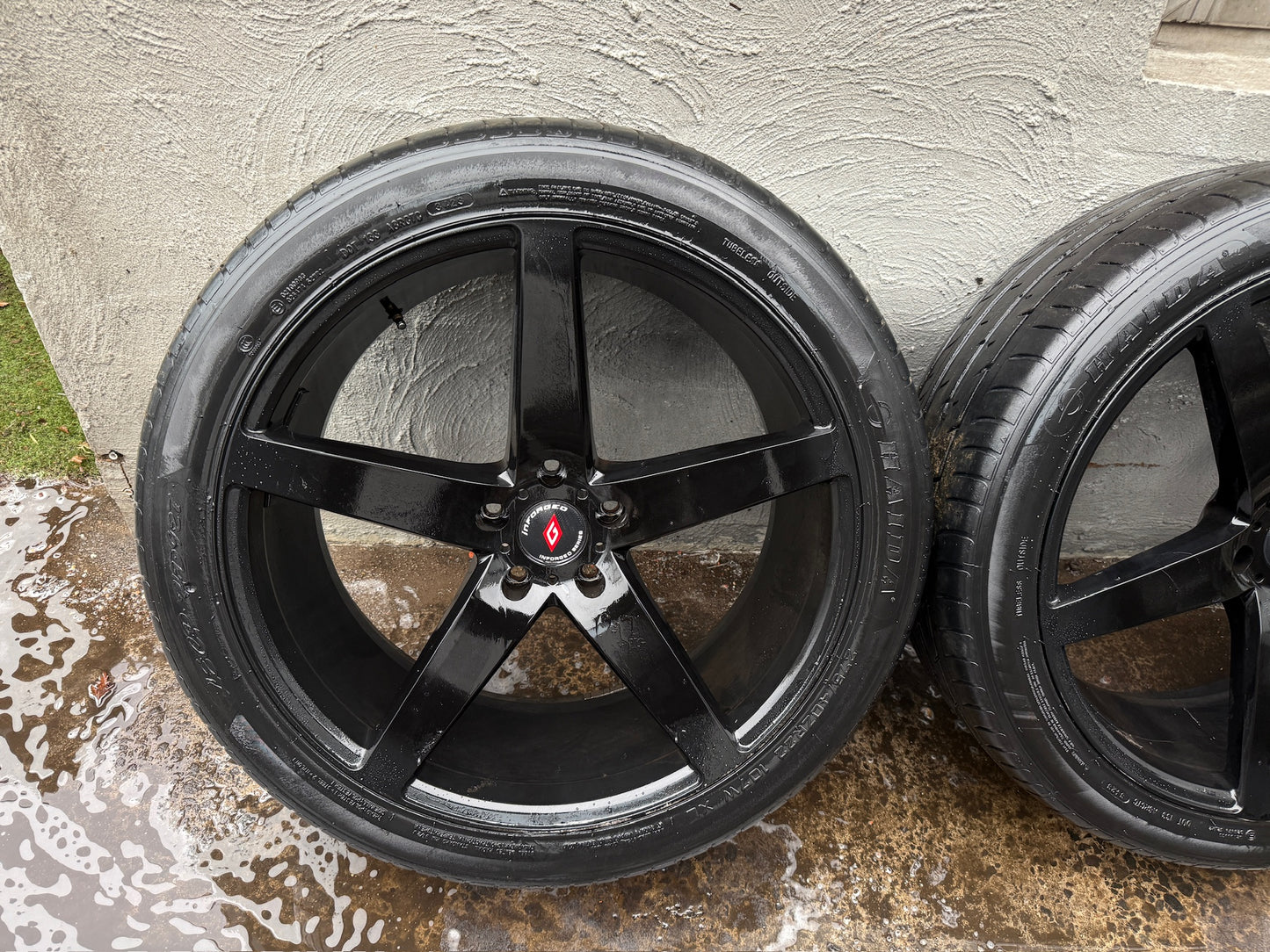 Inforged Black 5 Spoke 22” Alloy Wheels with Tyres