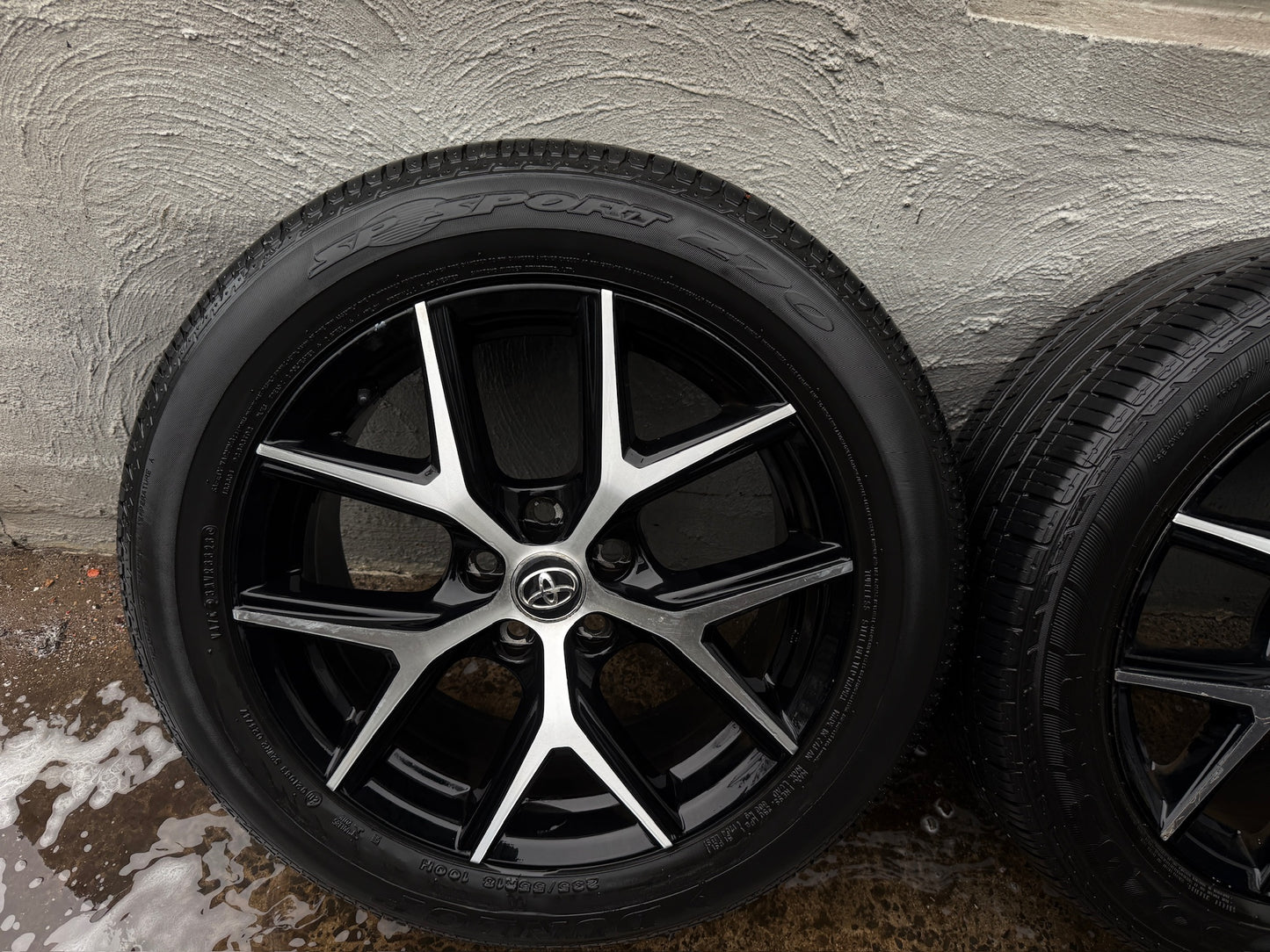 Toyota RAV4 18” Alloy Wheels with Good Tyres