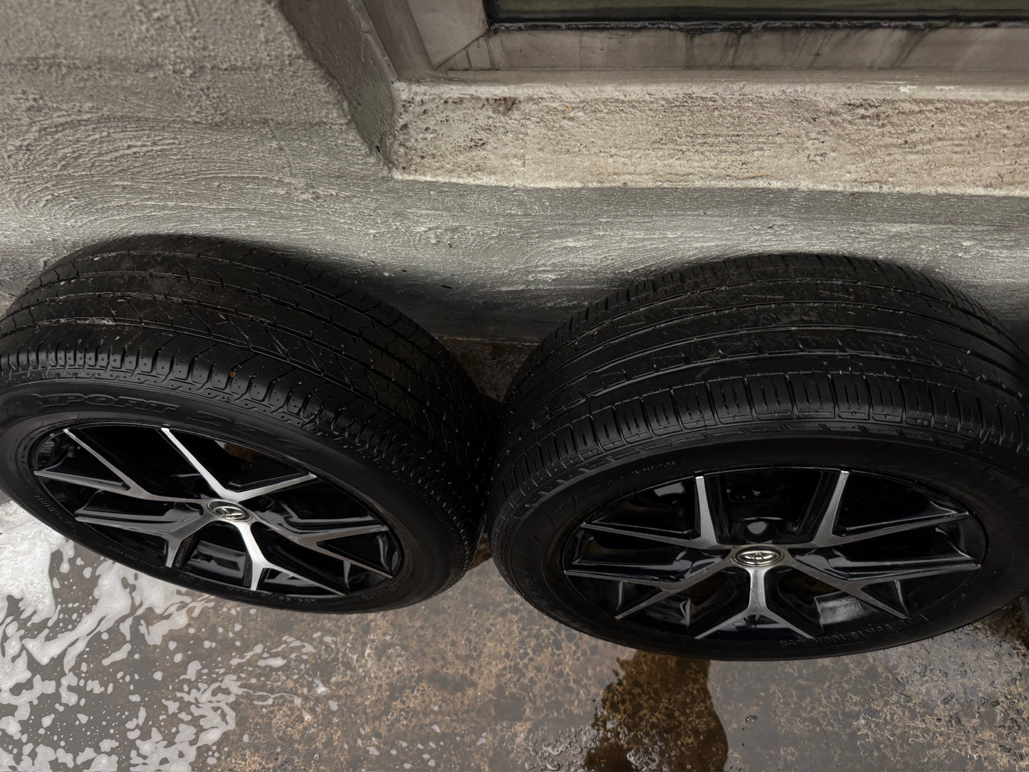 Toyota RAV4 18” Alloy Wheels with Good Tyres