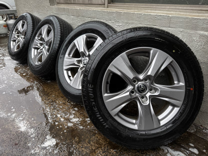 Toyota RAV4 17” Alloy Wheels with Good Bridgestone Tyres