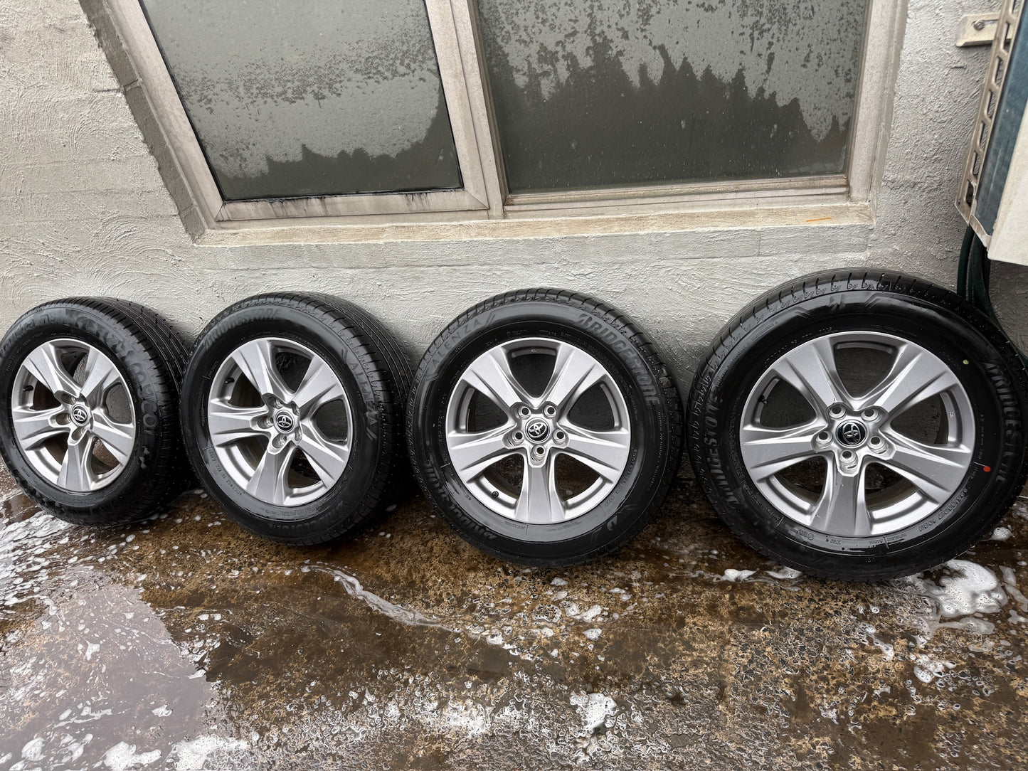 Toyota RAV4 17” Alloy Wheels with Good Bridgestone Tyres