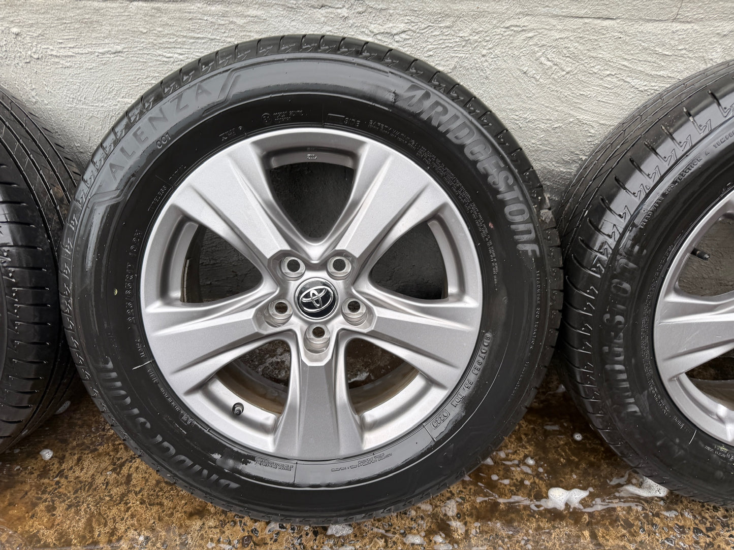 Toyota RAV4 17” Alloy Wheels with Good Bridgestone Tyres