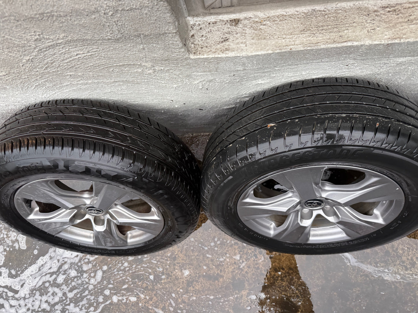 Toyota RAV4 17” Alloy Wheels with Good Bridgestone Tyres