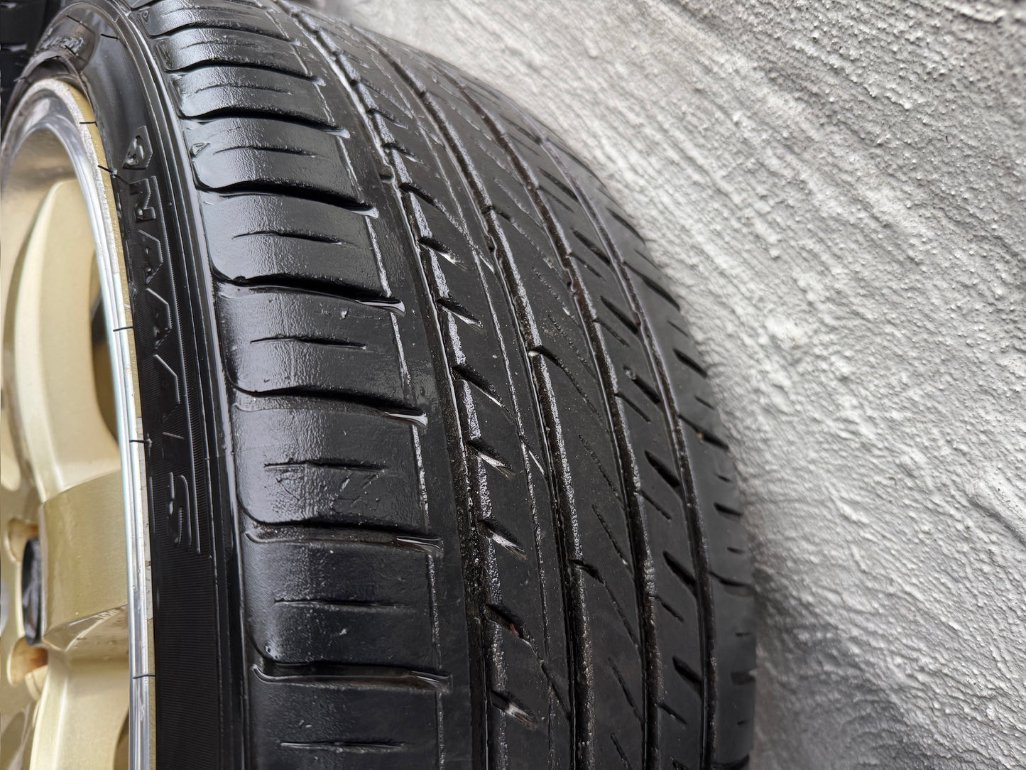 HRS Dished 20” Alloy Wheels with Tyres