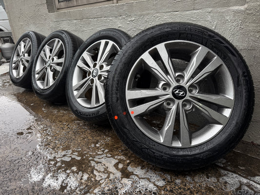 Hyundai Elantra 16” Alloy Wheels with Tyres