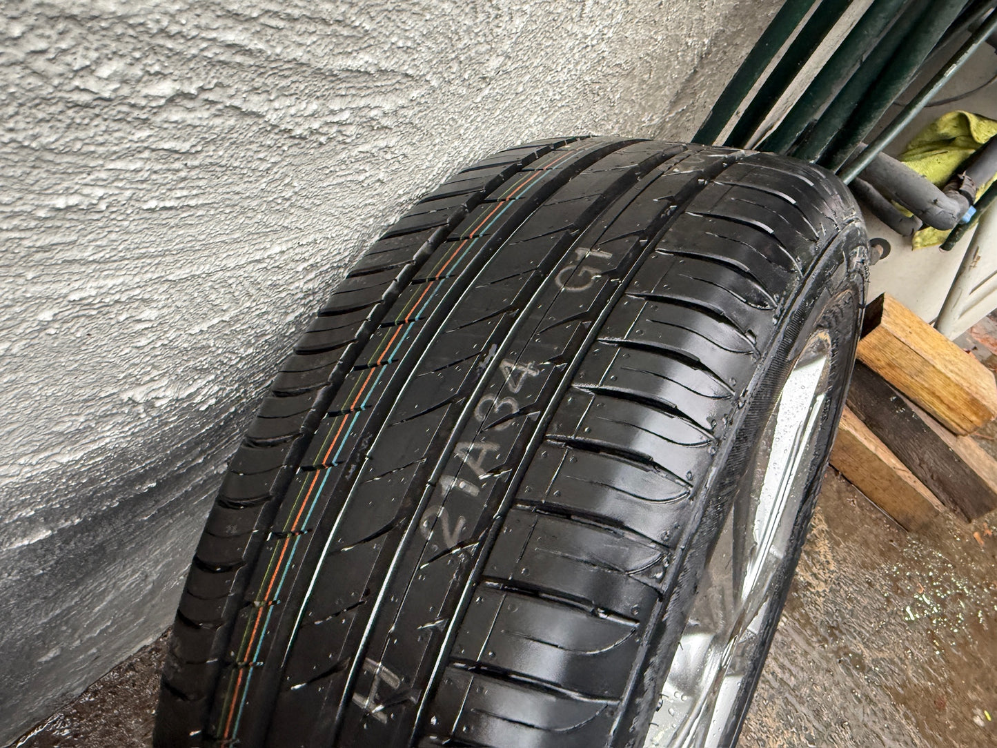 Hyundai Elantra 16” Alloy Wheels with Tyres
