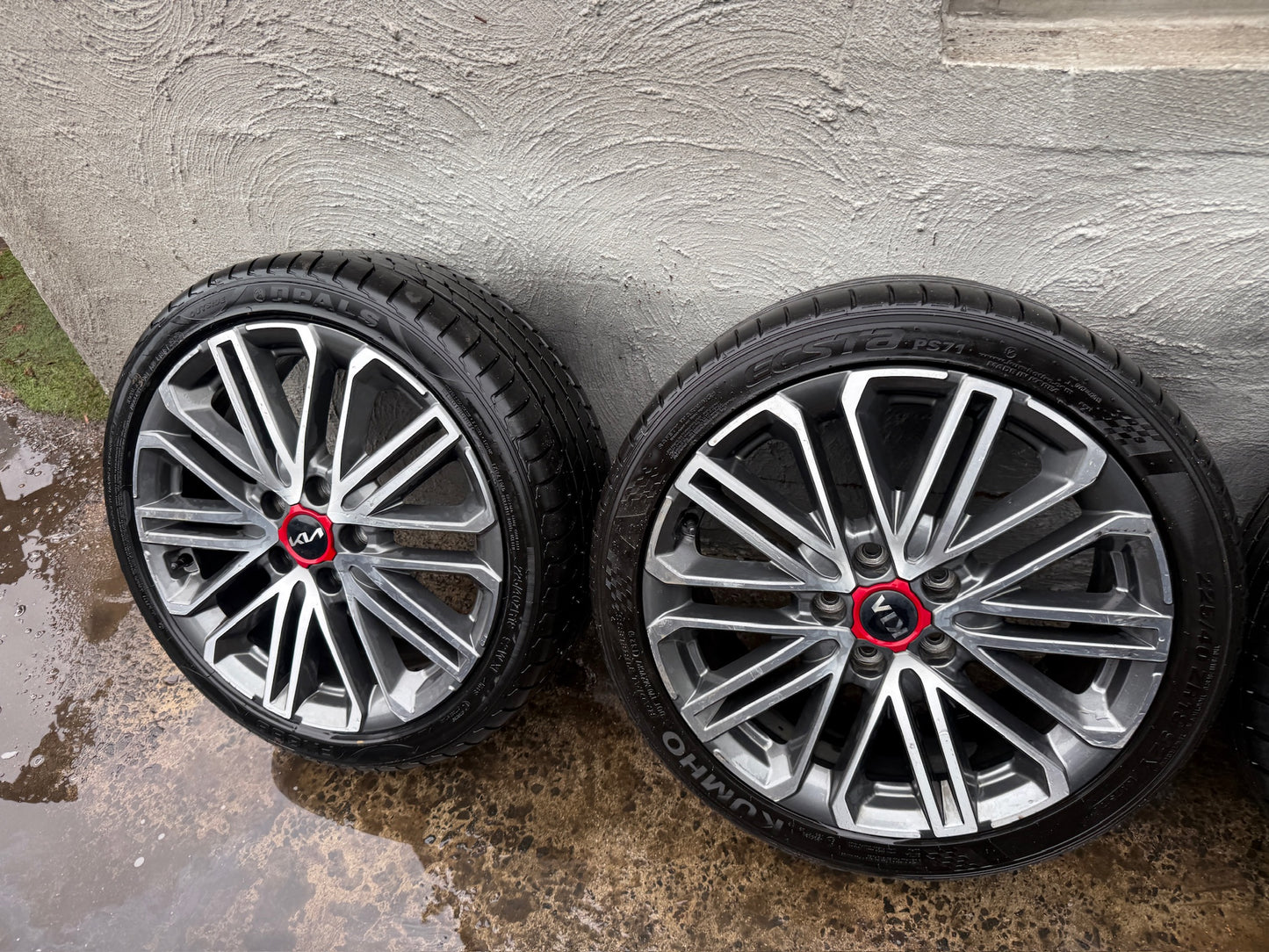 Kia Cerato 18” Alloy Wheels with Good Tyres - Set of 5