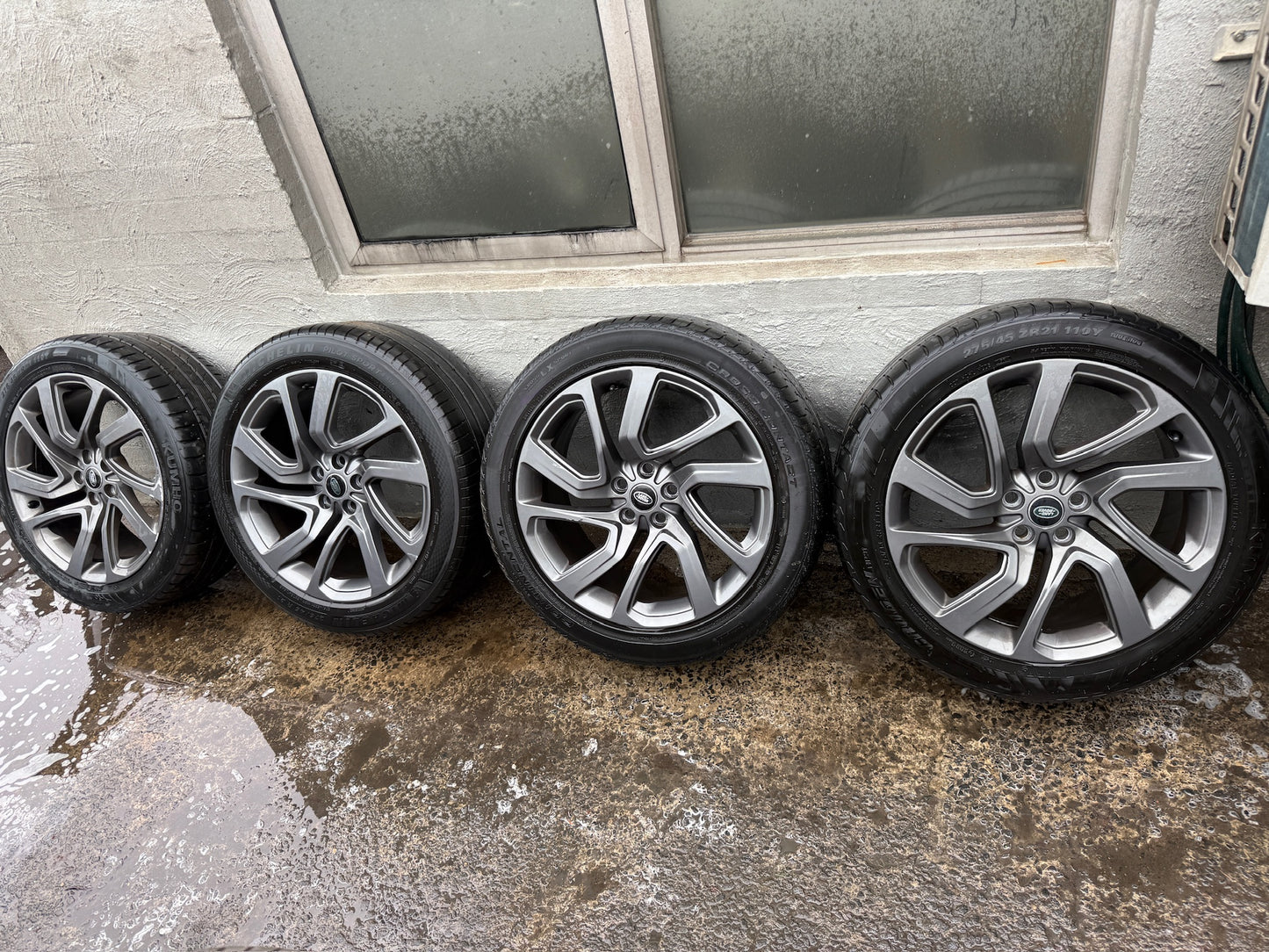 Land Rover Range Rover Sport 21” Alloy Wheels with Good Tyres