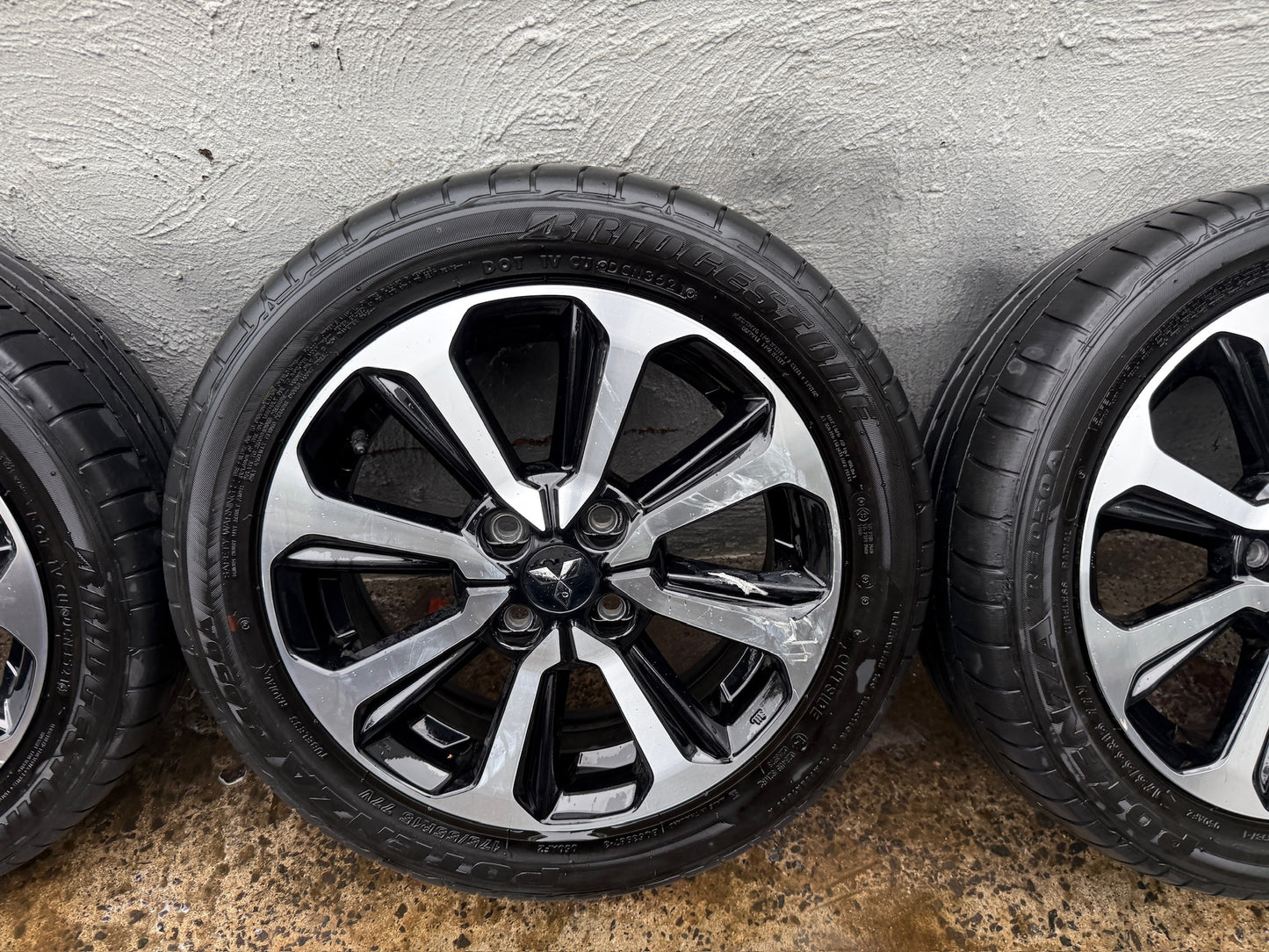 Mitsubishi Mirage 15” Alloy Wheels with Excellent Tyres