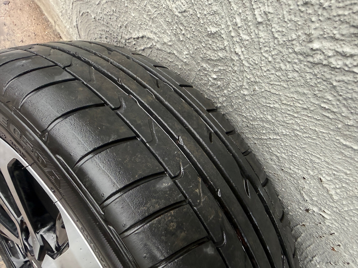 Mitsubishi Mirage 15” Alloy Wheels with Excellent Tyres