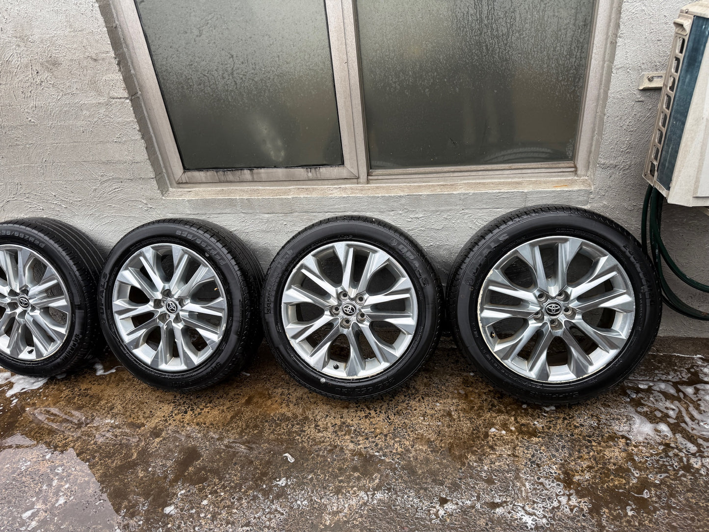 Toyota Kluger 20” Alloy Wheels with Good Tyres