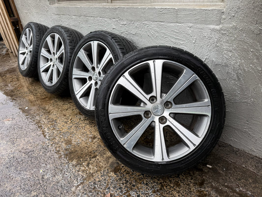 Peugeot 308 17” Alloy Wheels with Excellent Tyres