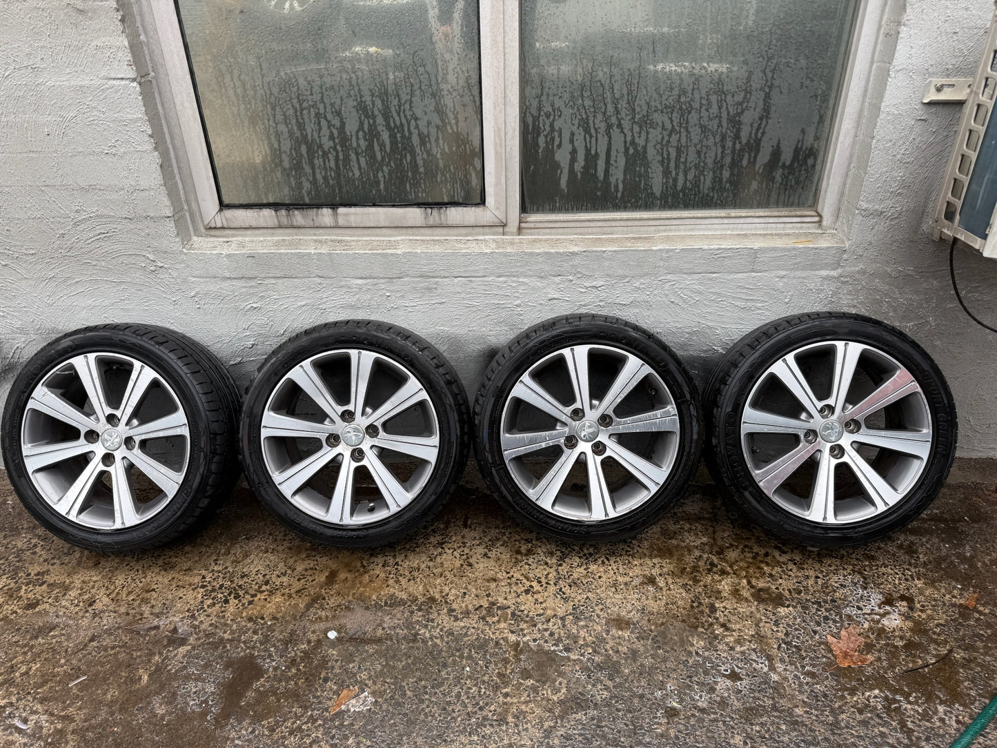 Peugeot 308 17” Alloy Wheels with Excellent Tyres