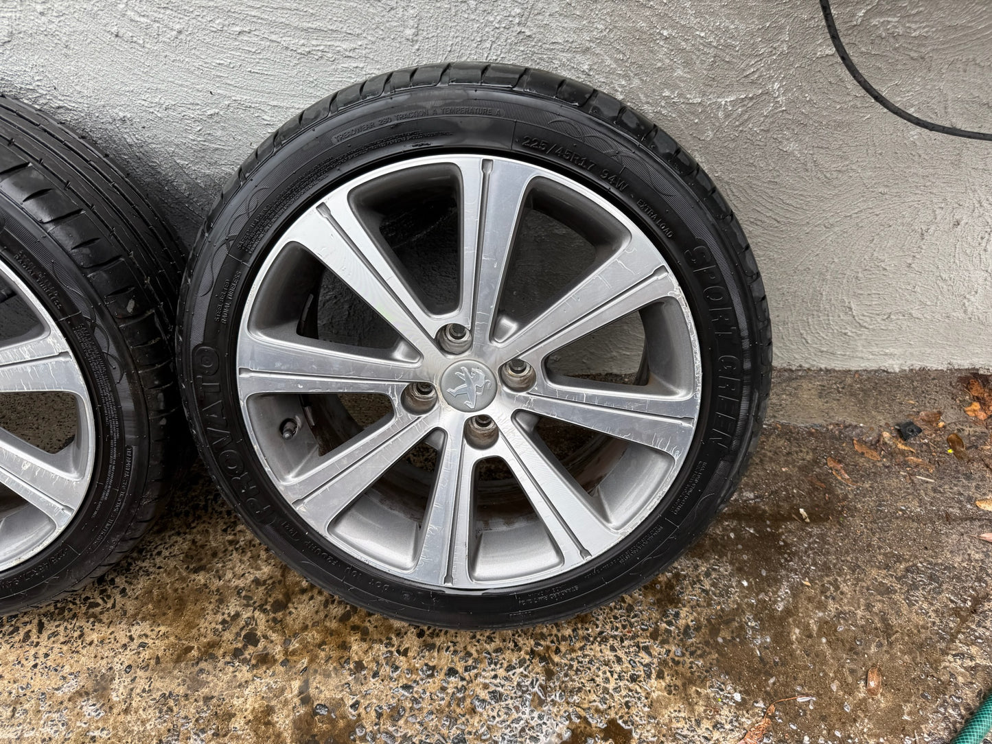 Peugeot 308 17” Alloy Wheels with Excellent Tyres