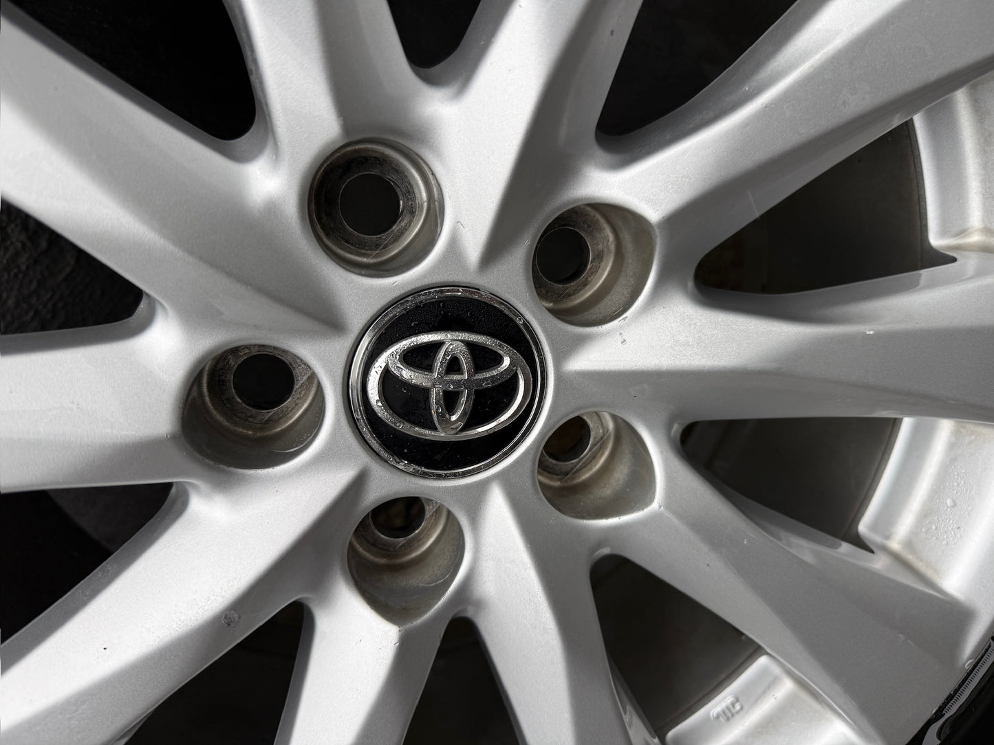 Toyota Camry 17” Alloy Wheels with Good Tyres