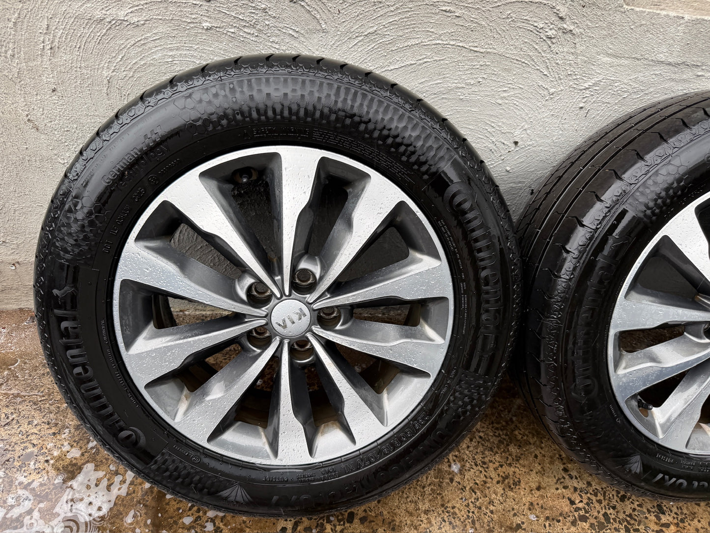 Kia Carnival 18” Alloy Wheels with Good Tyres