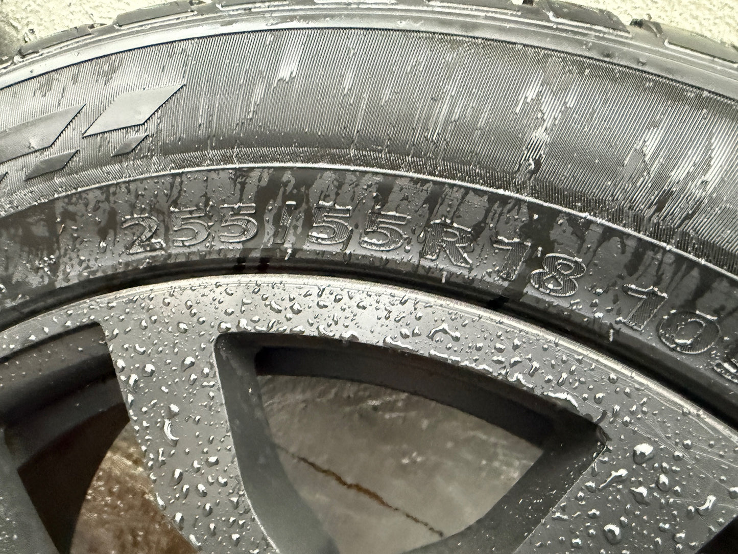 Audi Q5 18” Alloy Wheels with Tyres