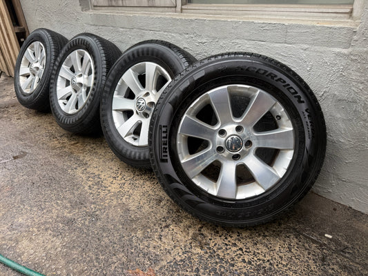 Volkswagen Tiguan 16” Alloy Wheels with Excellent Tyres