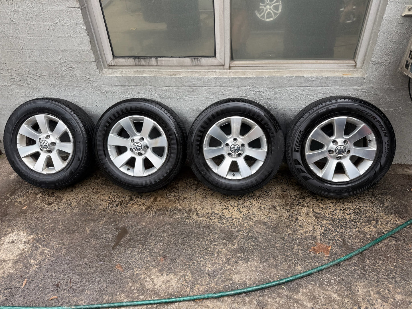 Volkswagen Tiguan 16” Alloy Wheels with Excellent Tyres