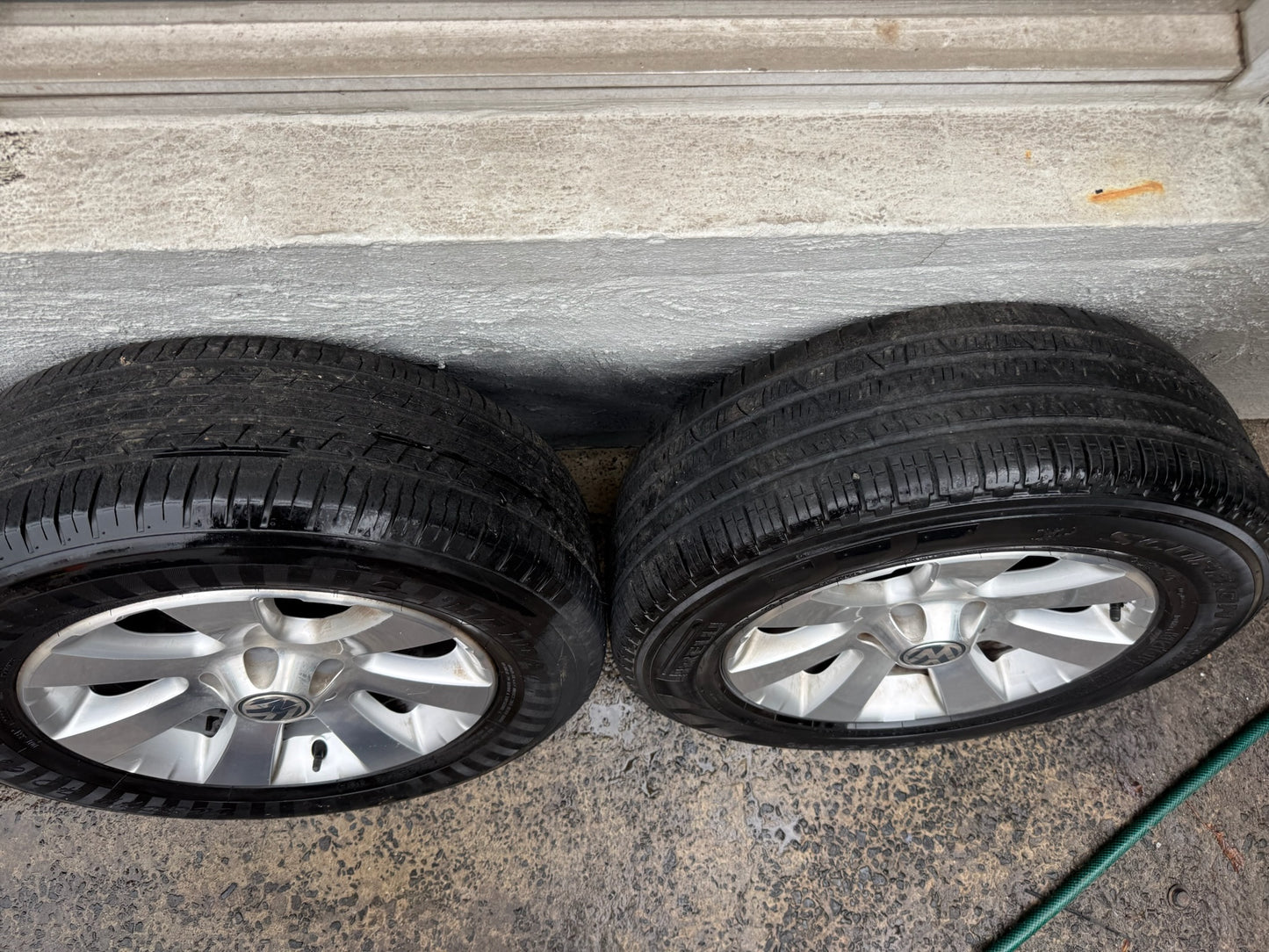 Volkswagen Tiguan 16” Alloy Wheels with Excellent Tyres