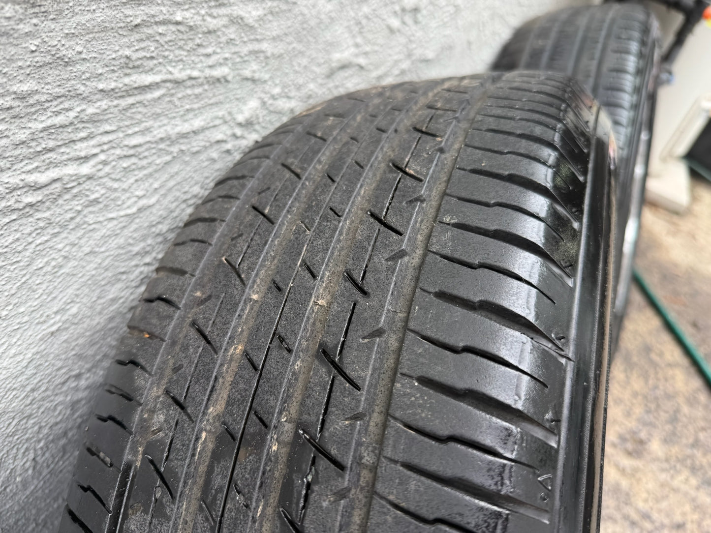 Volkswagen Tiguan 16” Alloy Wheels with Excellent Tyres