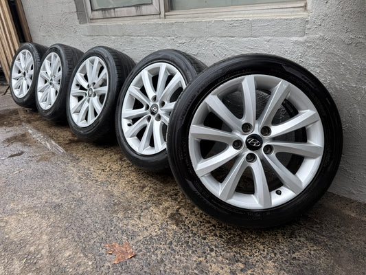 Hyundai i40 17” Alloy Wheels with Good Tyres