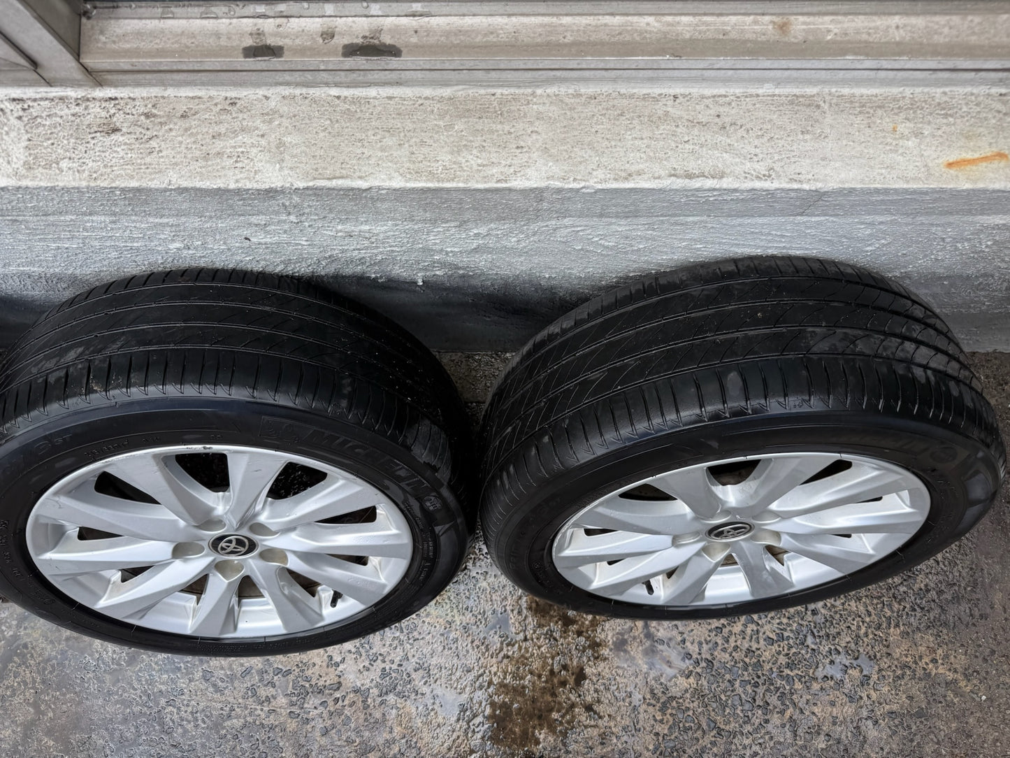Toyota Camry 17” Alloy Wheels with Good Tyres