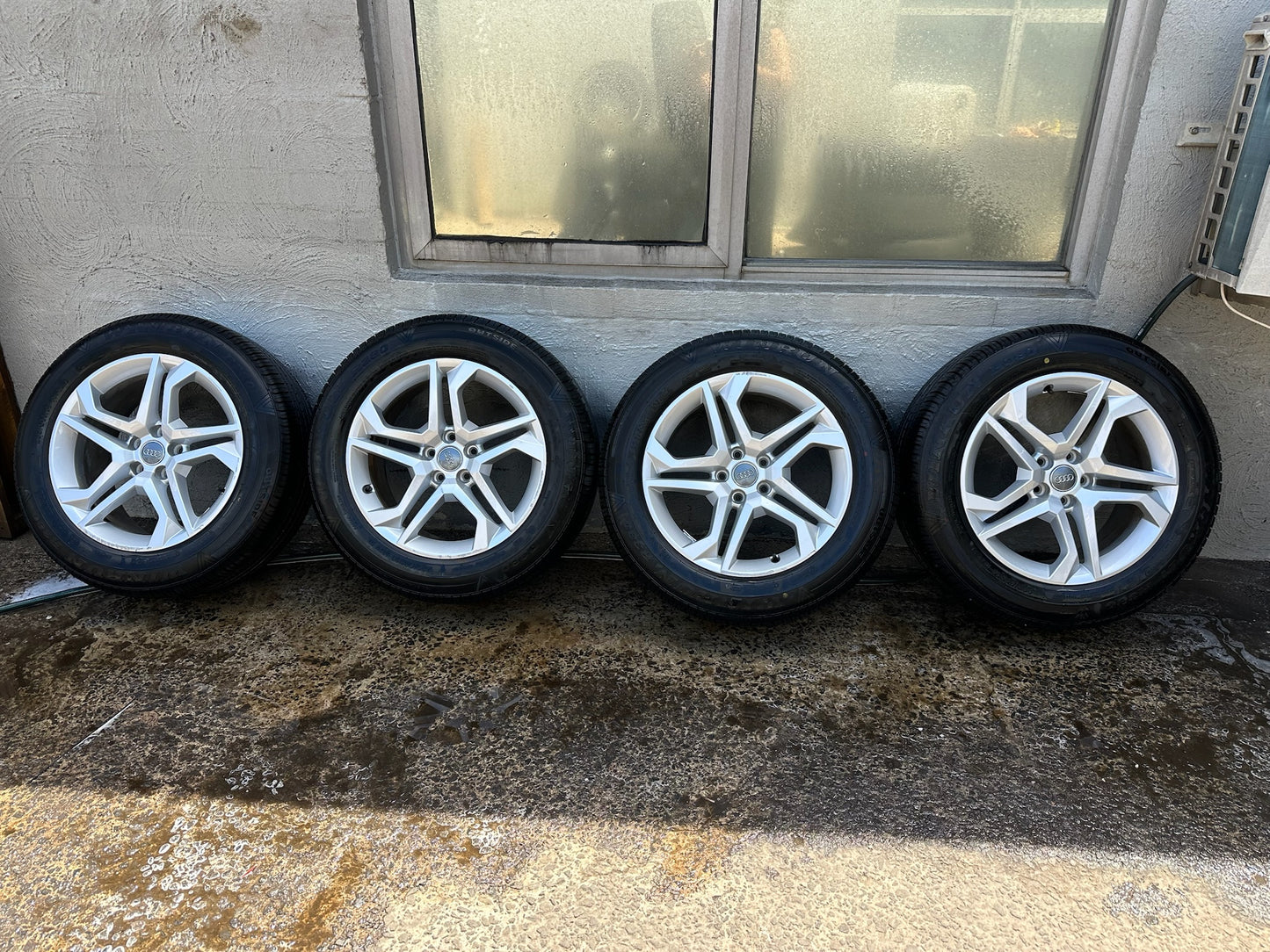 Audi Q5 18” Alloy Wheels with Excellent Tyres