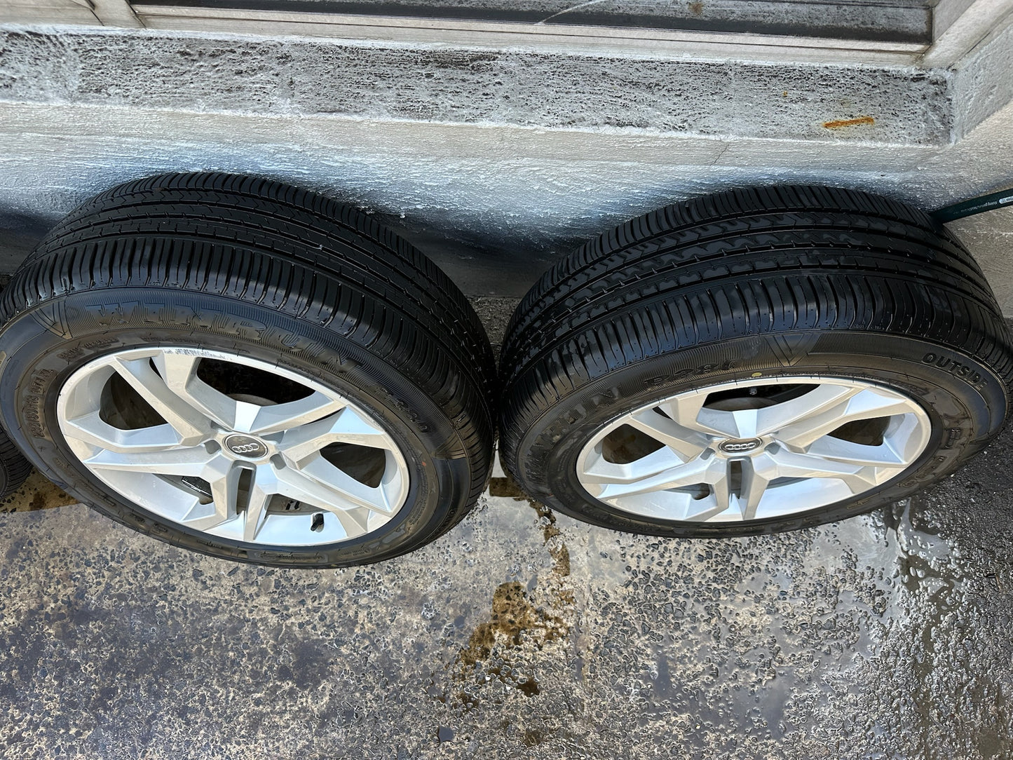 Audi Q5 18” Alloy Wheels with Excellent Tyres