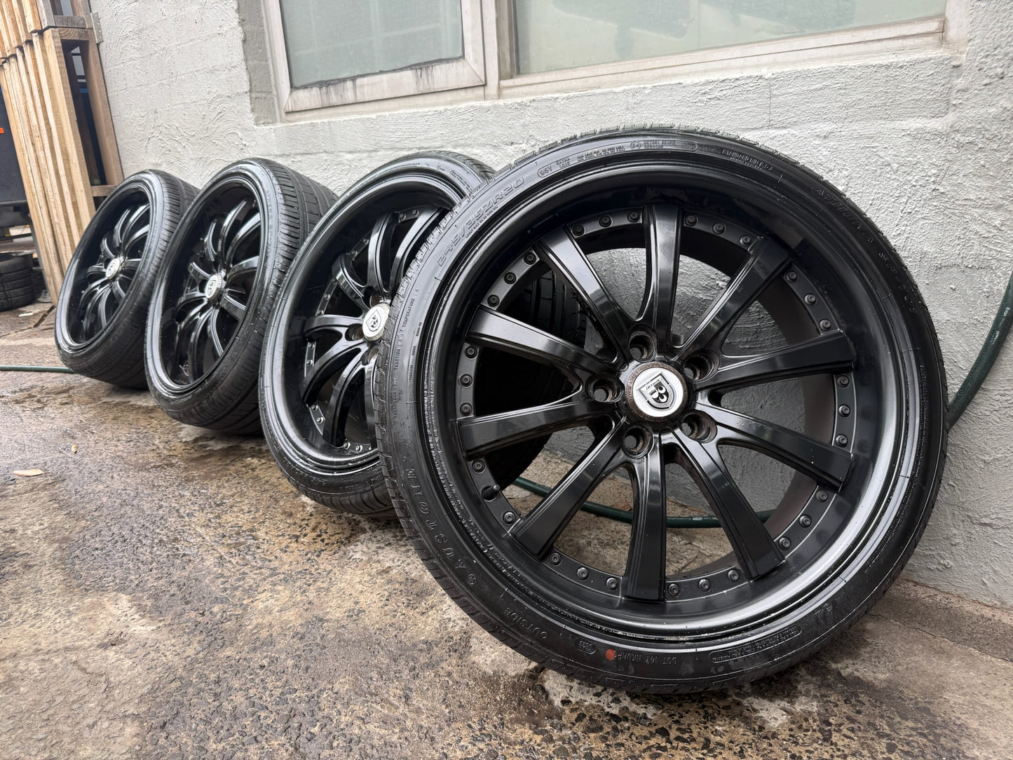 Lexani Black VE/VF Commodore  20” Alloy Wheels with Excellent Tyres