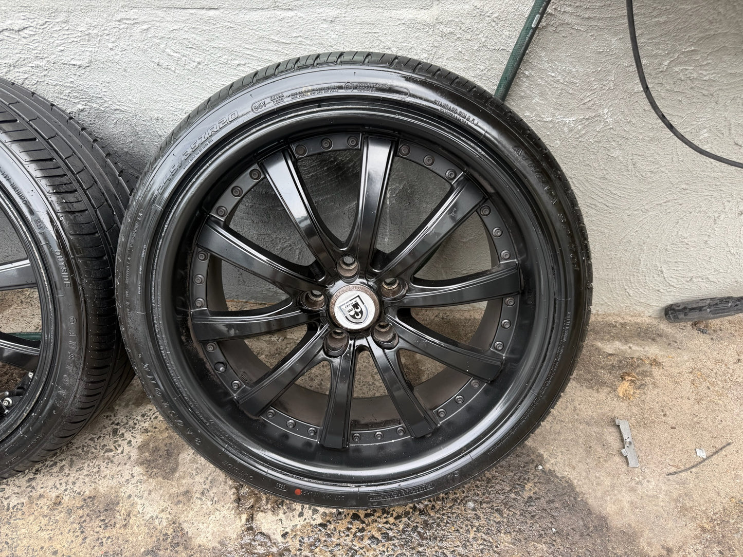 Lexani Black VE/VF Commodore  20” Alloy Wheels with Excellent Tyres