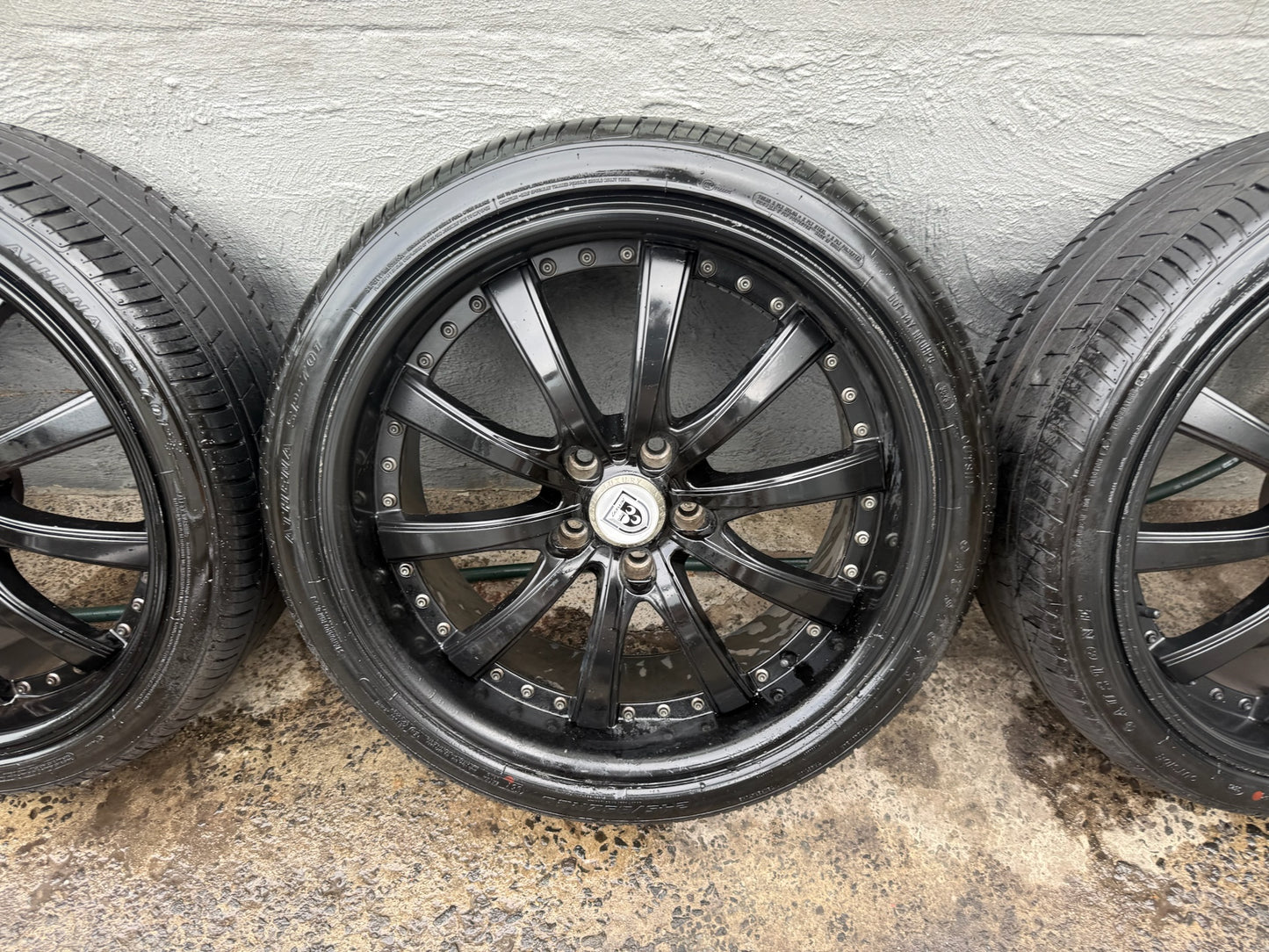 Lexani Black VE/VF Commodore  20” Alloy Wheels with Excellent Tyres