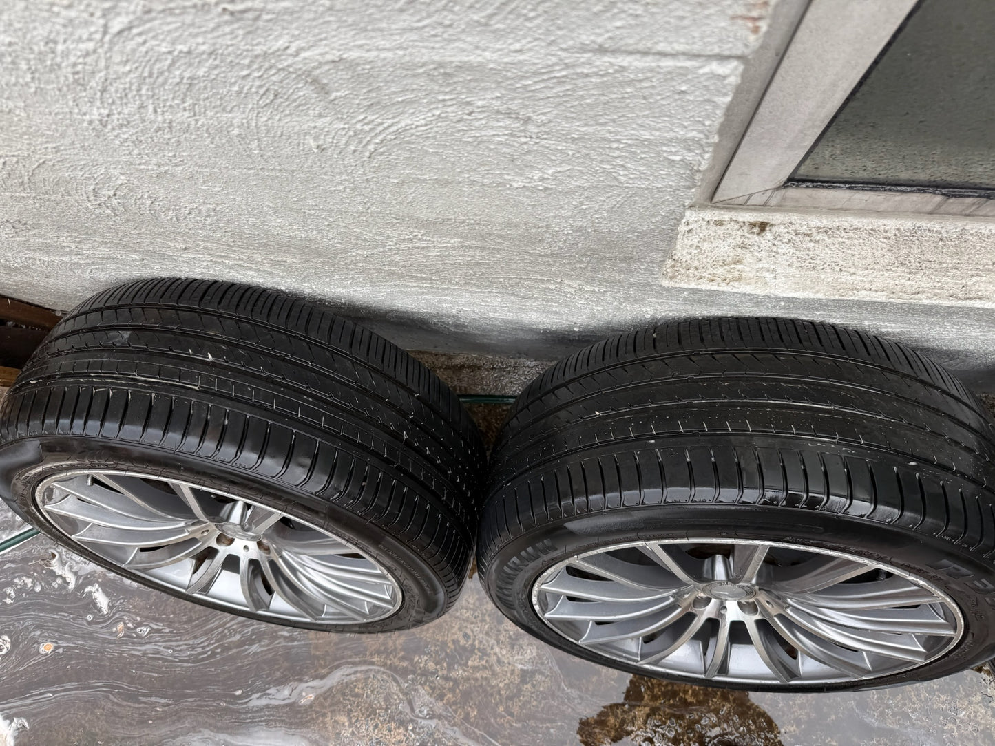 Mercedes ML 21” Alloy Wheels with Excellent Tyres
