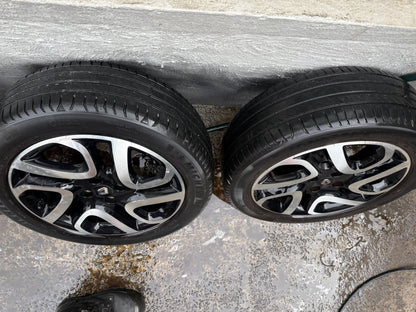 Renault Captur 17” Alloy Wheels with Michellin Tyres